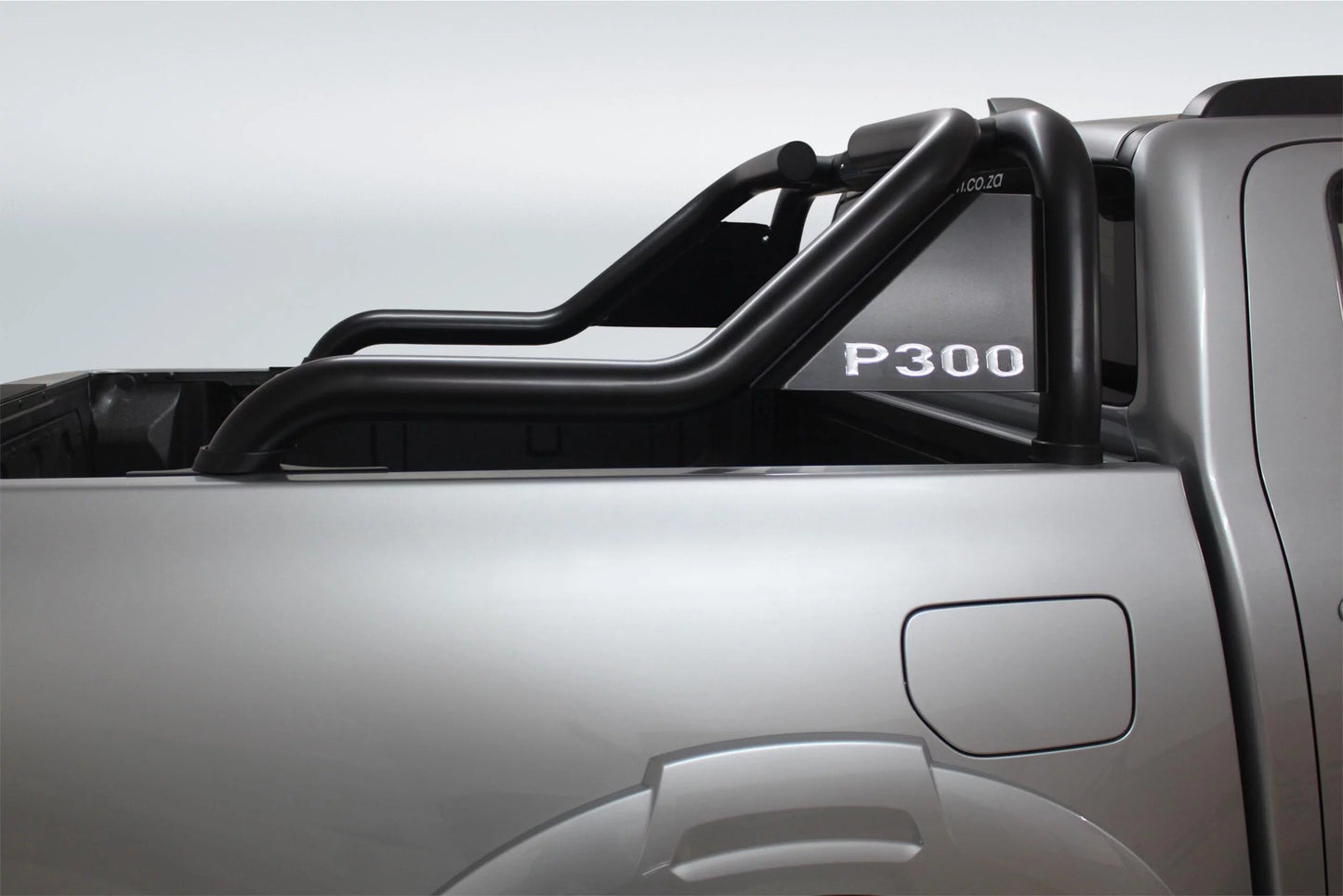 GWM P300 Sweep Back Sports Bar Double Cab Black