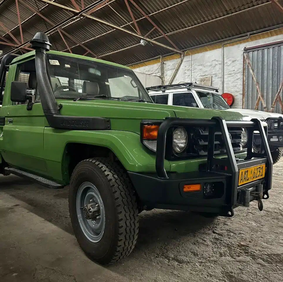 Toyota Land Cruiser 75,78 BZT Front Bumper
