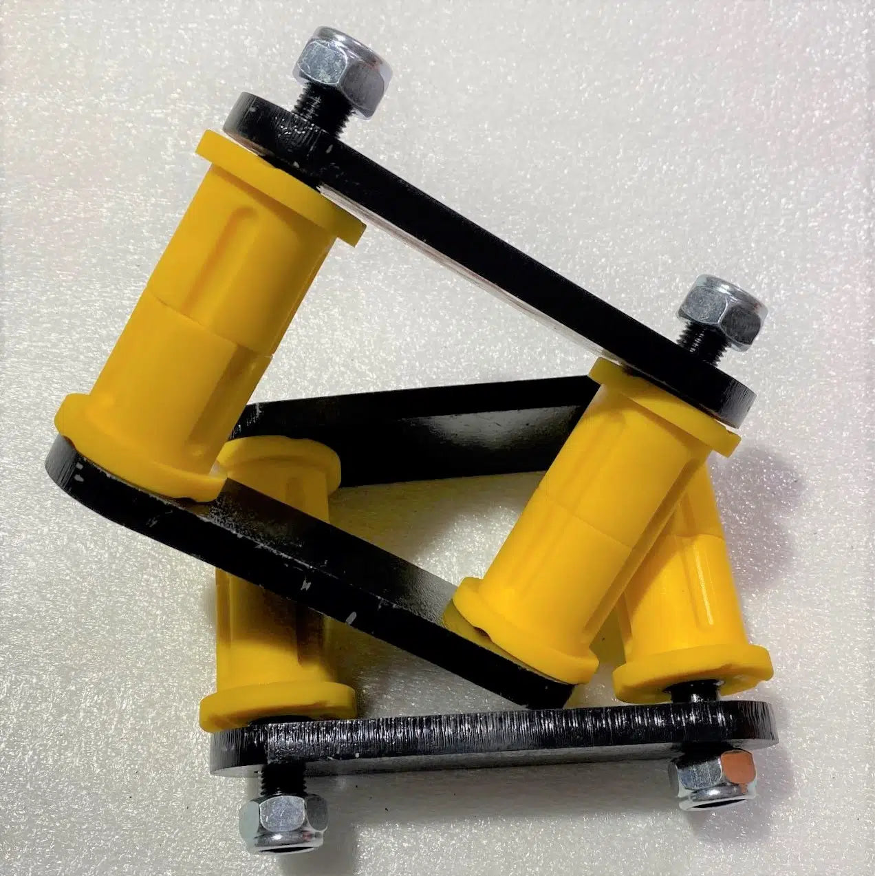 Mahindra Pik Up BZT Extended Shackle Set