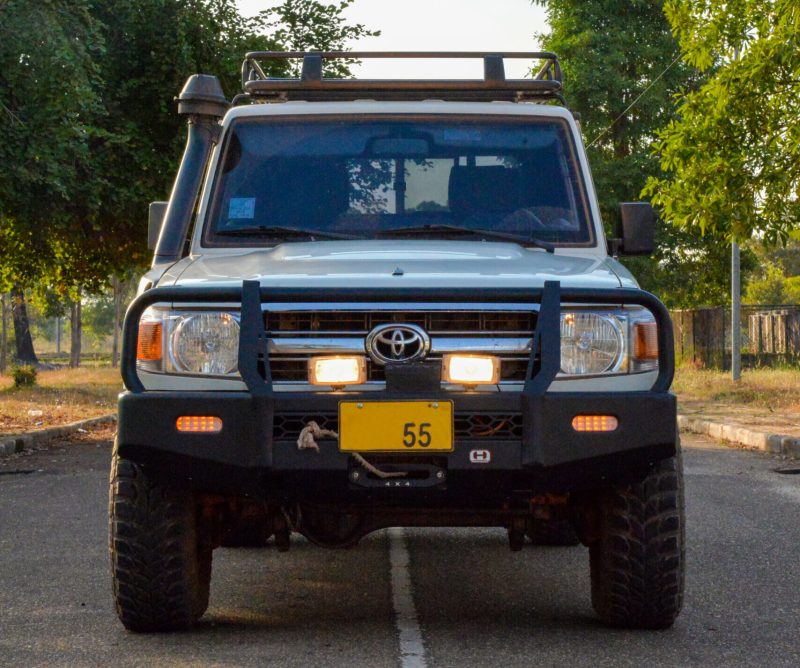 TOYOTA LAND CRUISER LC79 (WO FENDER)